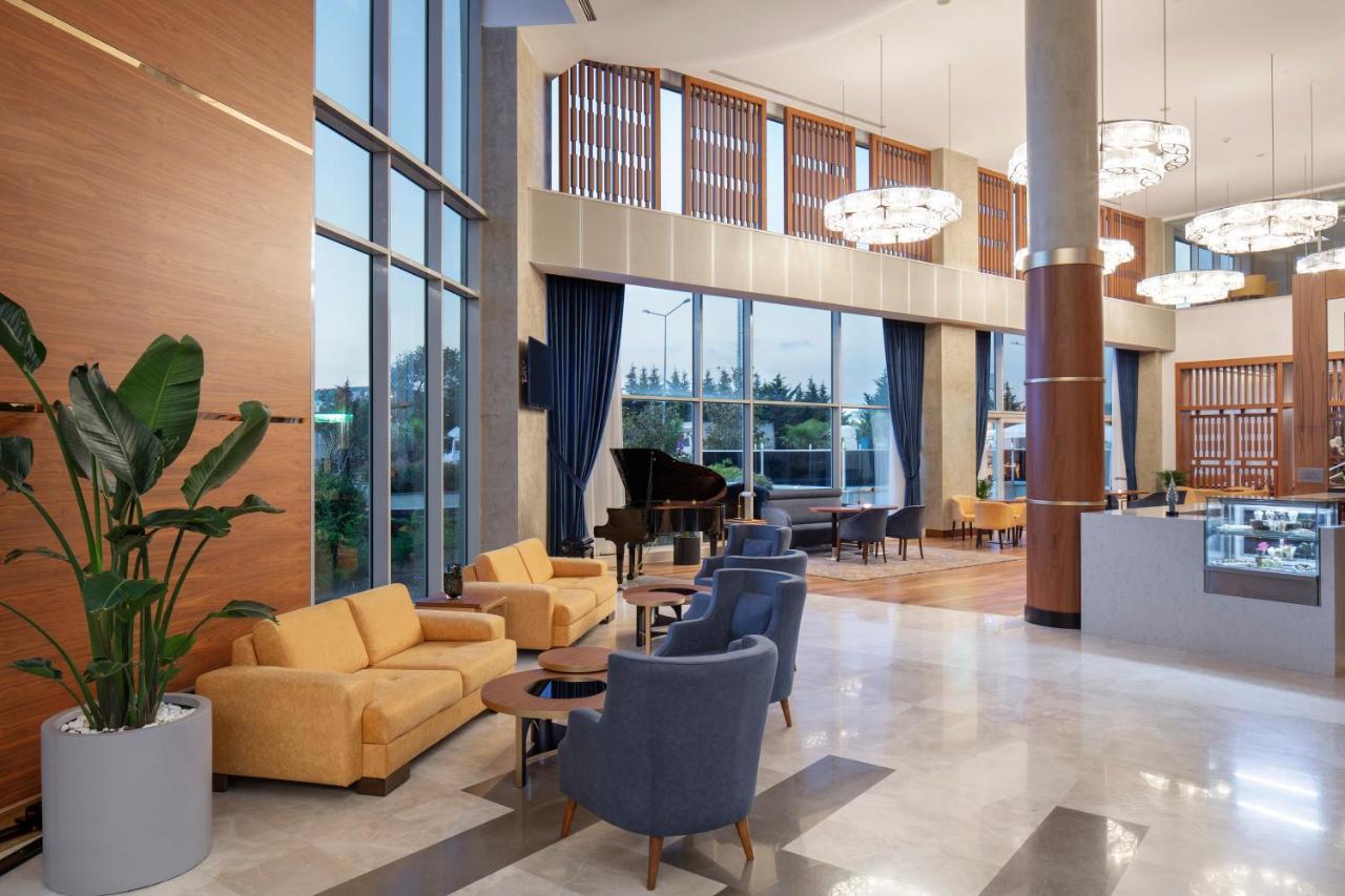 Hotel Silence And Convention Center