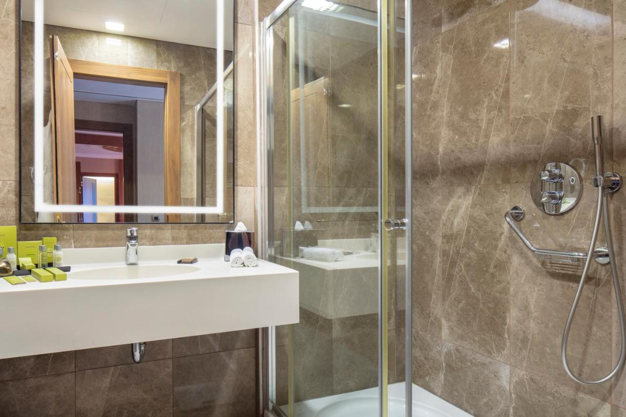 Otel Doubletree By Hilton Atasehir Hotel&conference Centre